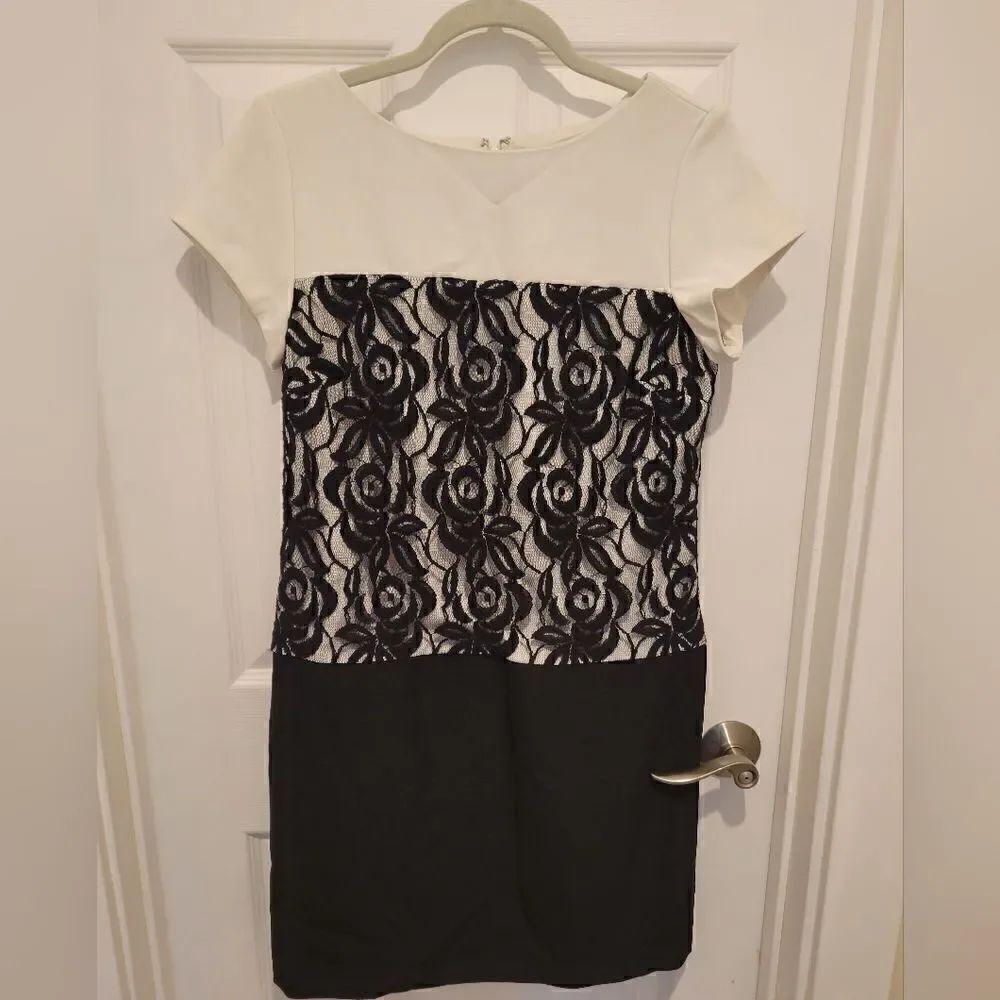 Sandra Darren knee length dress size 8